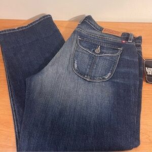 *Host Pick* Lucky Brand crop jeans. Size 32. NWT.